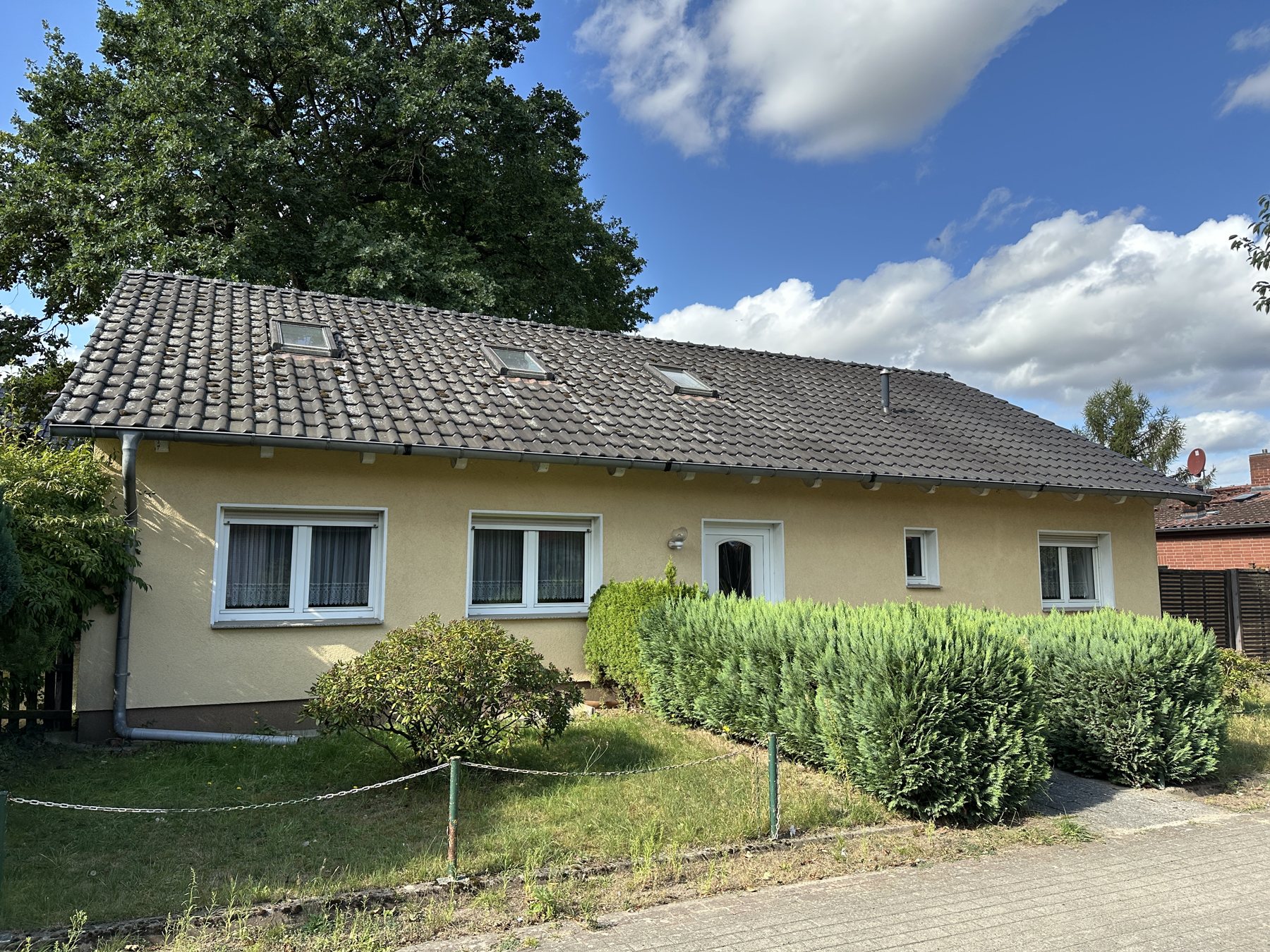 Einfamilienhaus mit Wintergarten & ausbaufähigem Dachgeschoss