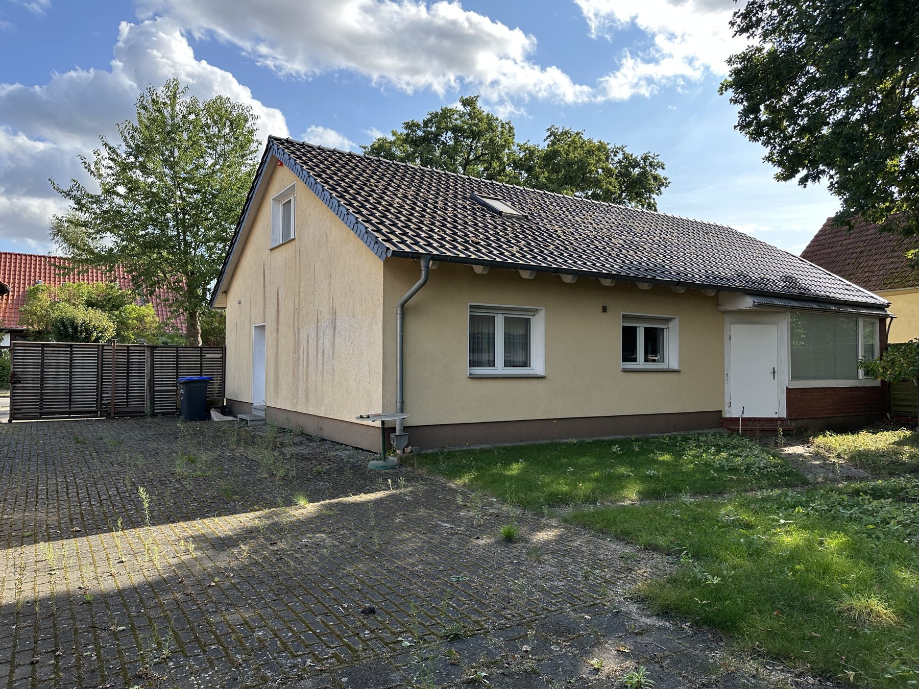 Einfamilienhaus mit Wintergarten & ausbaufähigem Dachgeschoss