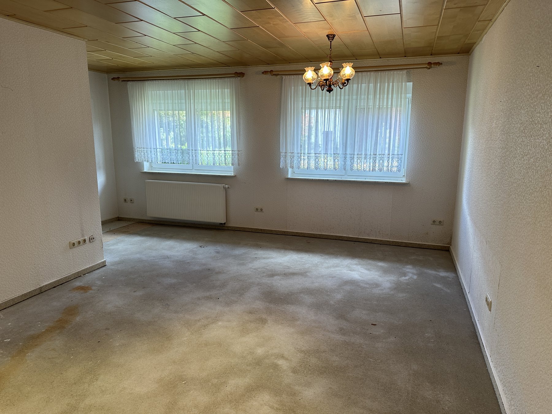 Einfamilienhaus mit Wintergarten & ausbaufähigem Dachgeschoss