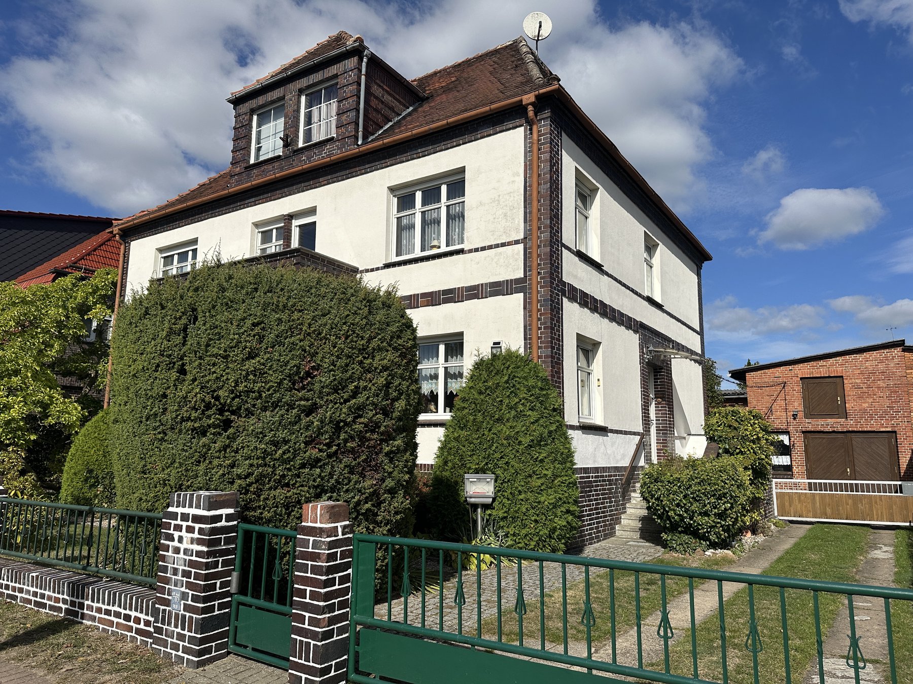 Hausansicht (seitlich)