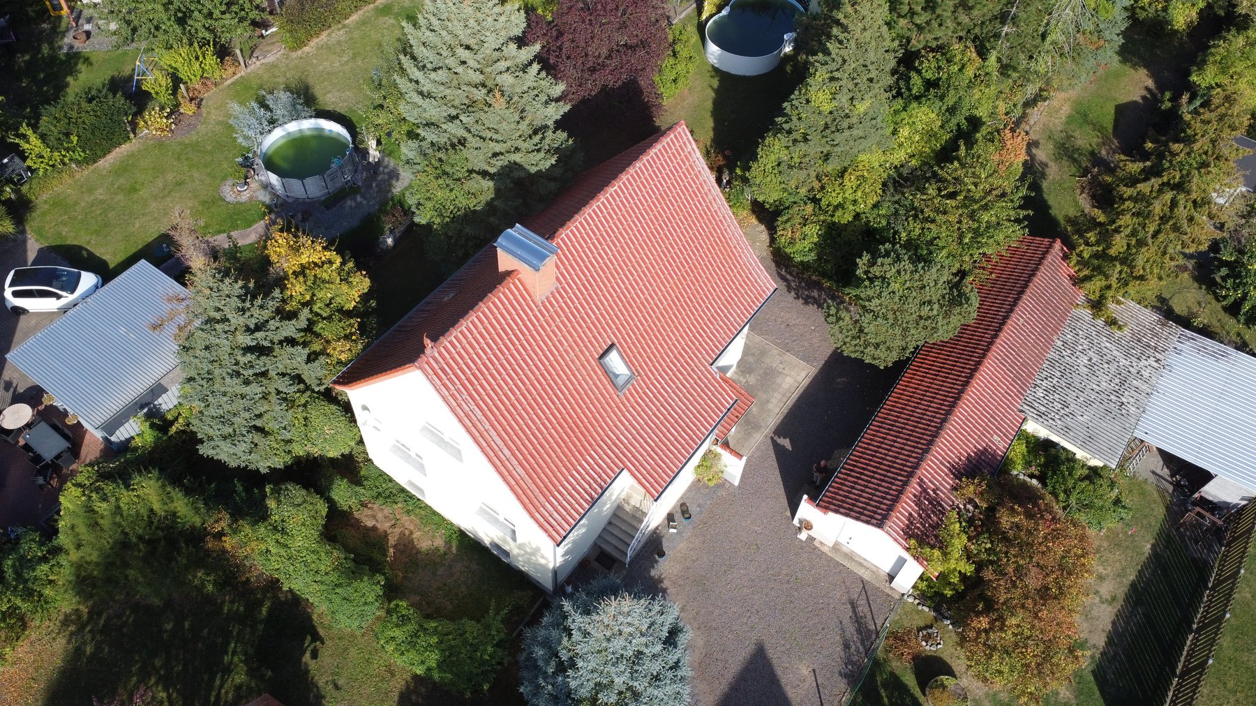 Luftaufnahme vom Grundstück (2)