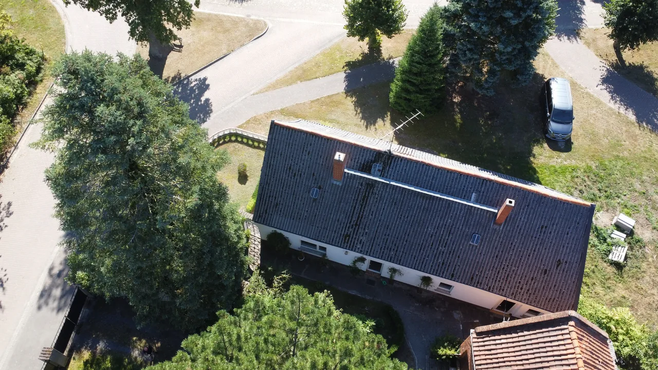 Drohnenvideo: Gemütliches Einfamilienhaus mit großem Grundstück und Nebengebäuden in Klein Gartz (verkauft)